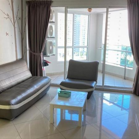 Mansion One Seaview Georgetown 2Br 6 Pax 아파트 외부 사진